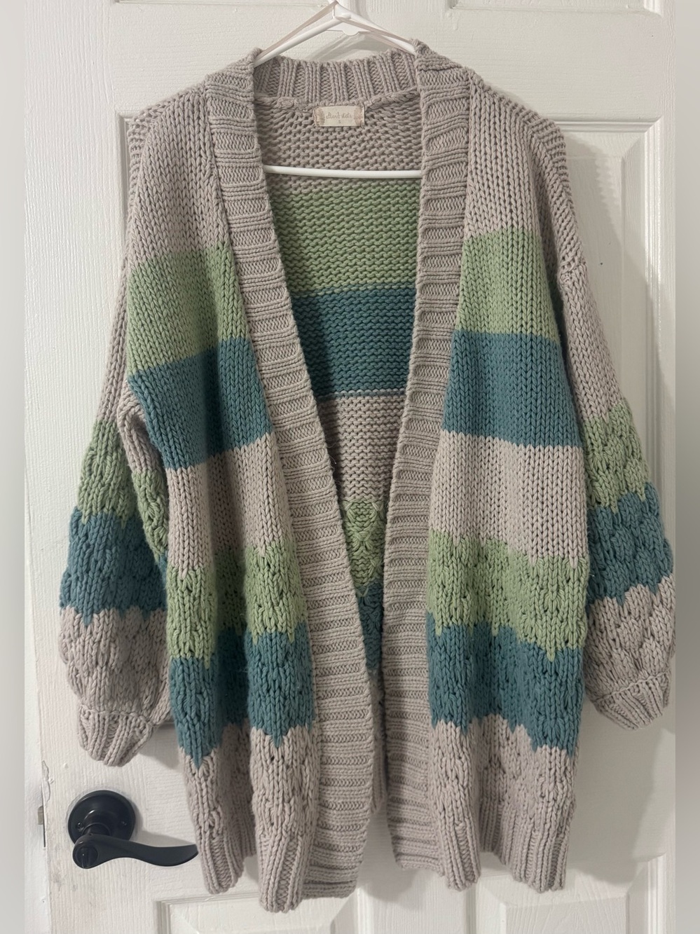 Altar'd State Chunky Open-Front Cardigan in Light Gray, Sage & Teal